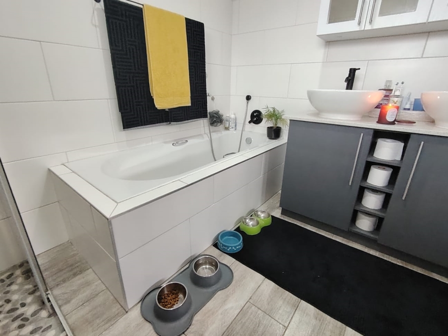 3 Bedroom Property for Sale in Tergniet Western Cape